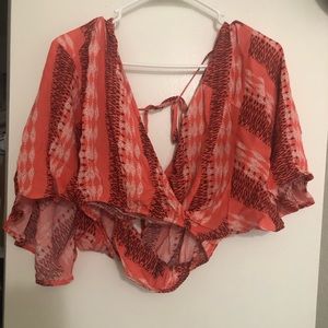 Light dark pink puff sleeve crop top